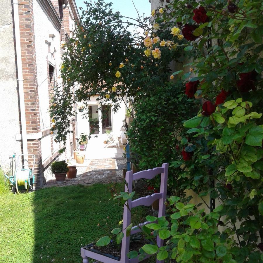 Le Coq En Pate Bed and Breakfast Romilly-sur-Seine Eksteriør billede