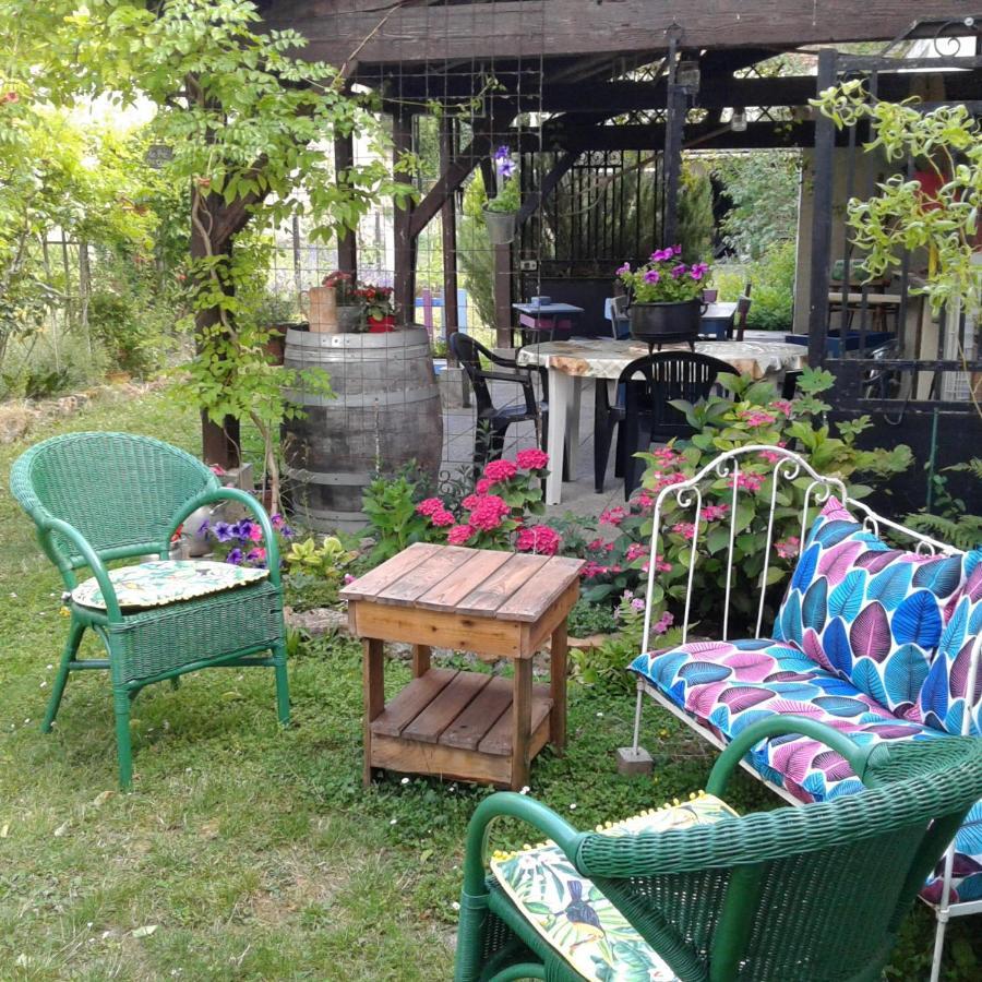 Le Coq En Pate Bed and Breakfast Romilly-sur-Seine Eksteriør billede
